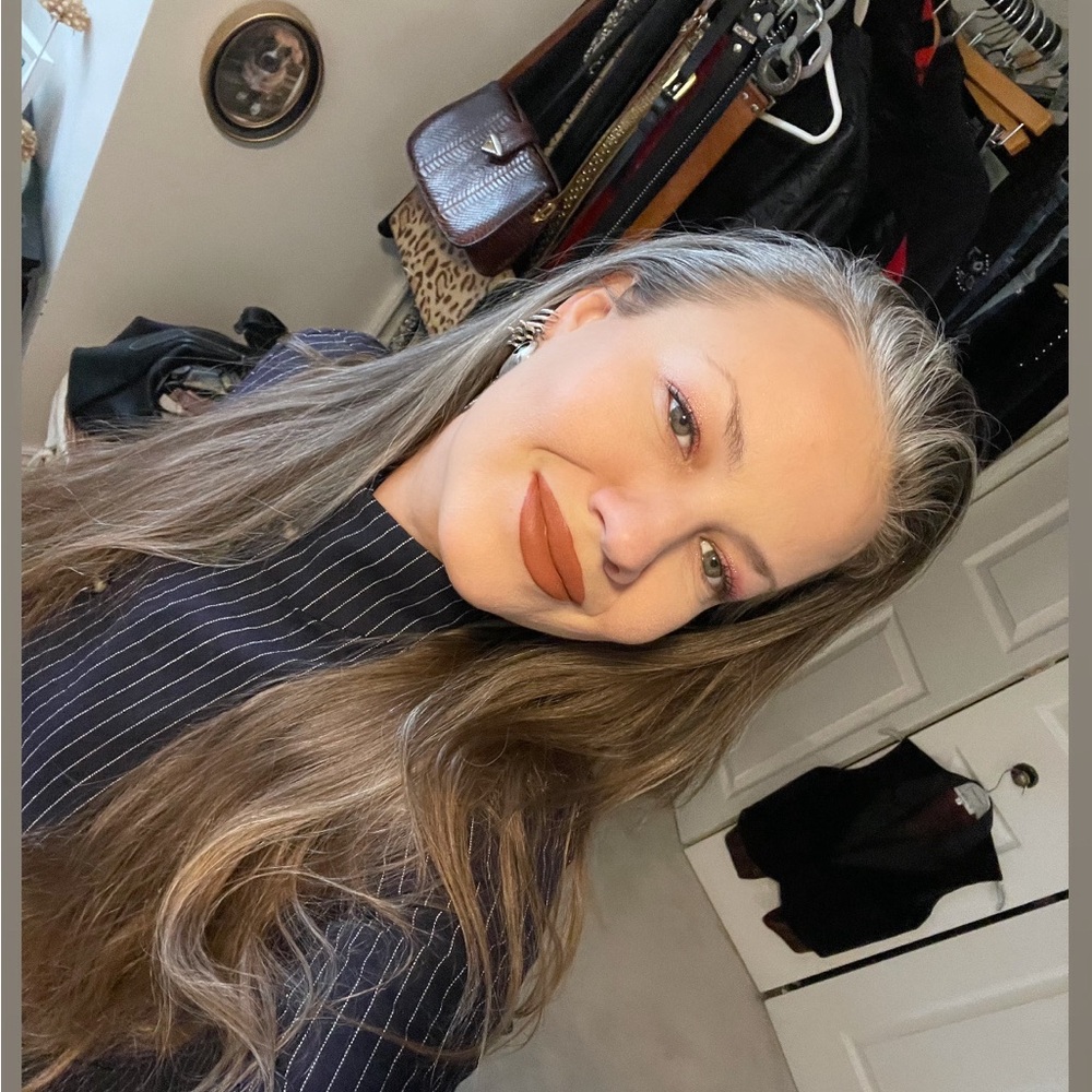 Meet your Posher, Andria